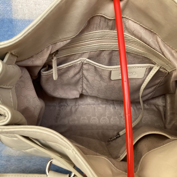 Large Michael Kors Leather Shoulder Bag - Picture 16 of 16